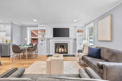 17 Henley St #B, Charlestown, MA 02129