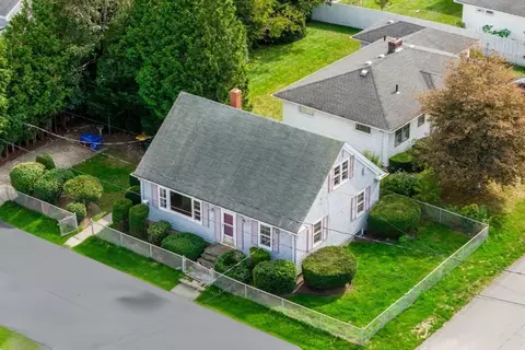247 Pelham St, Fall River, MA 02721