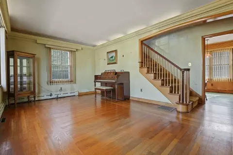 247 Pelham St, Fall River, MA 02721 photo 4