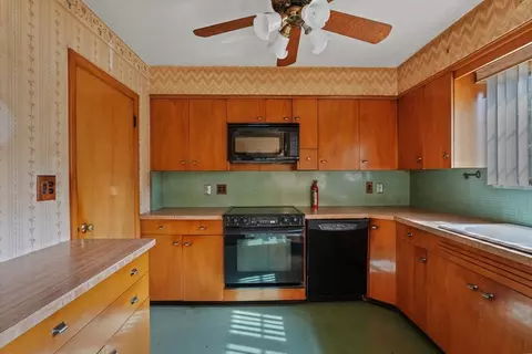 247 Pelham St, Fall River, MA 02721 photo 7