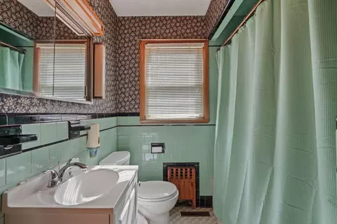 247 Pelham St, Fall River, MA 02721 photo 11