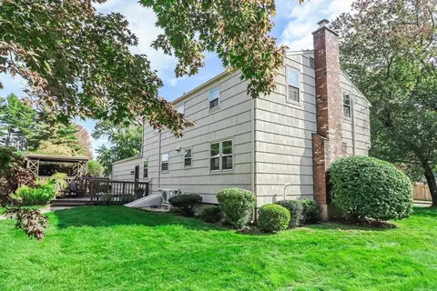 260 Dutchess St, Springfield, MA 01129 photo 2