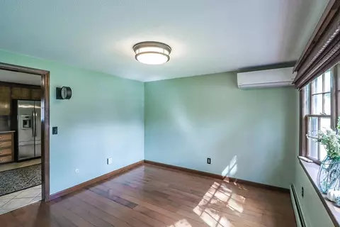 260 Dutchess St, Springfield, MA 01129 photo 9