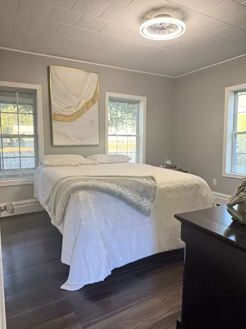 28 Church St, Hardwick, MA 01031