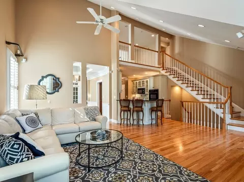 1 Carriage Hill Cir #1, Southborough, MA 01772