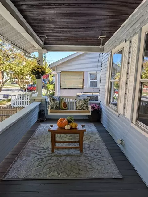 35 Carlton St, Springfield, MA 01108 photo 2