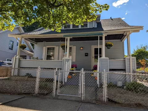 35 Carlton St, Springfield, MA 01108 photo 19