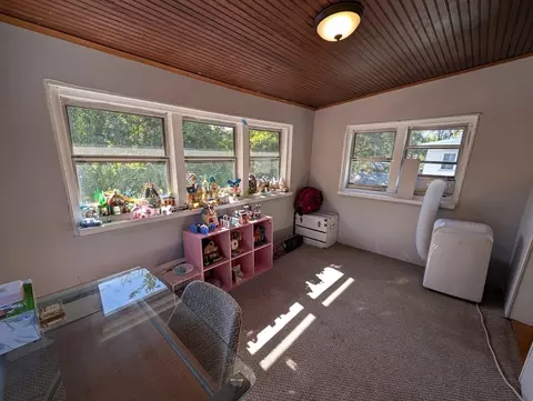 35 Carlton St, Springfield, MA 01108 photo 16