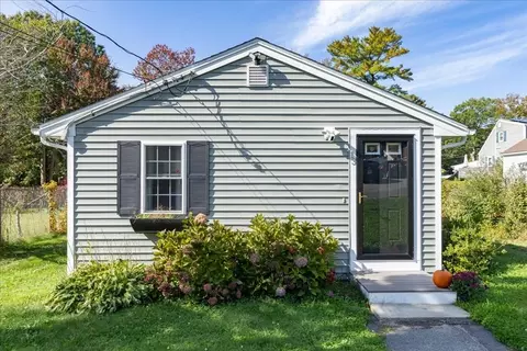 13 Mayflower Rd, Holbrook, MA 02343