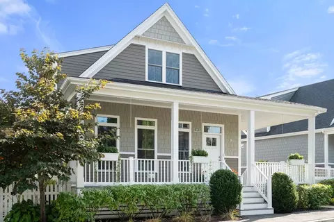 8 Boydes Xing #4, Norfolk, MA 02056