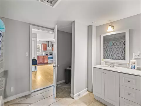 216 Providence St, Worcester, MA 01607 photo 9