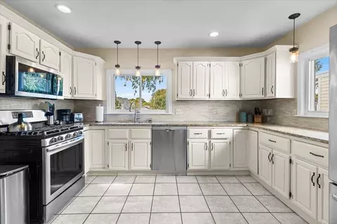 83 Edgemont Rd, Braintree, MA 02184