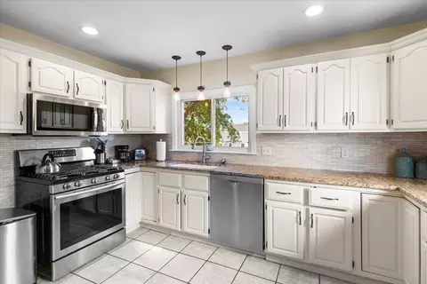83 Edgemont Rd, Braintree, MA 02184 photo 13