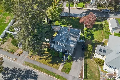 207 Park St, Stoneham, MA 02180