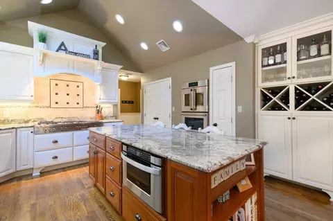 32 Bear Stump Cir, Raynham, MA 02767 photo 6