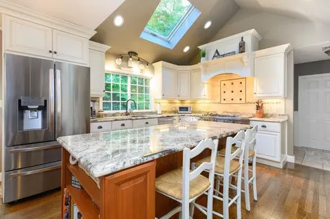 32 Bear Stump Cir, Raynham, MA 02767 photo 5