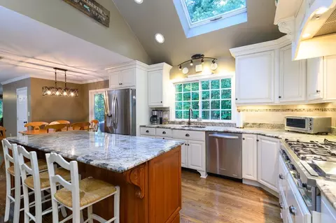 32 Bear Stump Cir, Raynham, MA 02767 photo 8