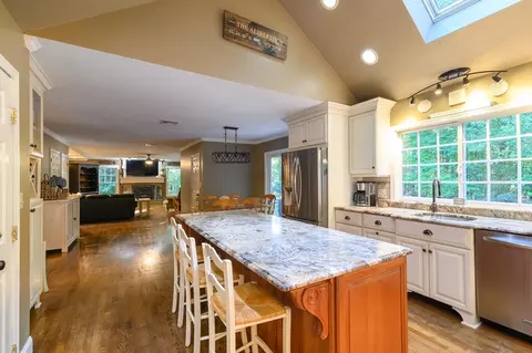 32 Bear Stump Cir, Raynham, MA 02767 photo 10
