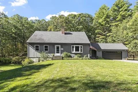 802 Reservoir Rd, Lunenburg, MA 01462