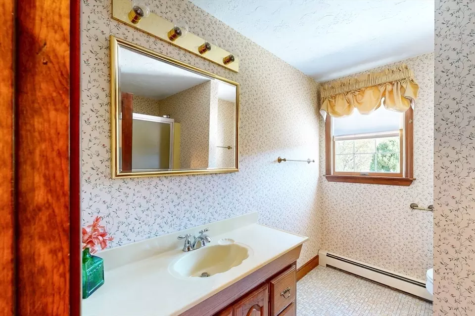 Bath - 794 Neponset St, Norwood, MA 02062 photo 3 of 7