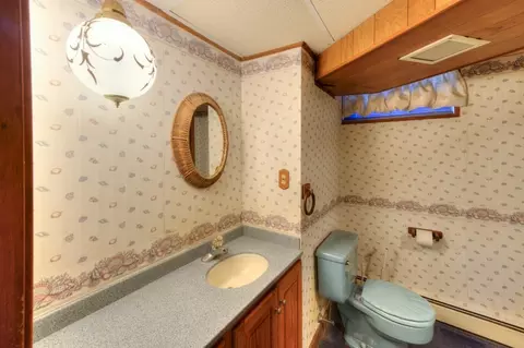 Bath - 135 Orient St, Worcester, MA 01604 photo 3 of 4
