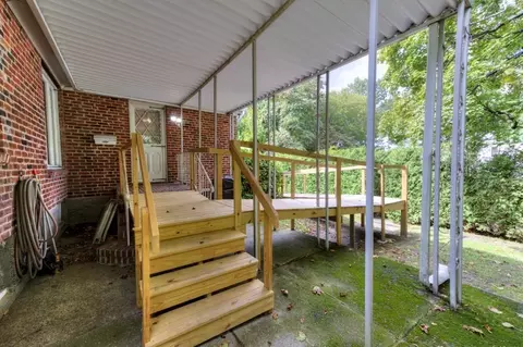 Exterior - 135 Orient St, Worcester, MA 01604 photo 4 of 5