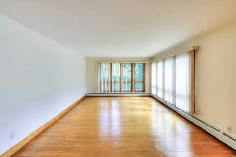 Living - 135 Orient St, Worcester, MA 01604 photo 1 of 3