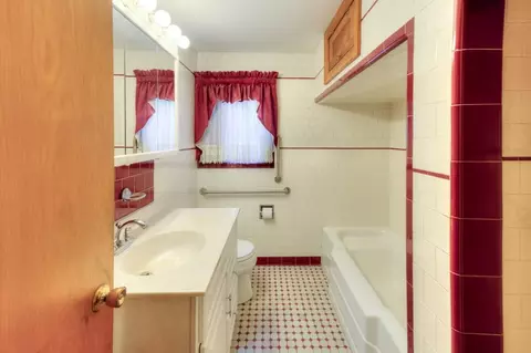 Bath - 135 Orient St, Worcester, MA 01604 photo 1 of 4