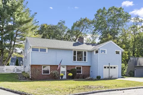 33 Mount Hood Ter, Melrose, MA 02176