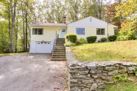 26 Avery Heights Dr, Holden, MA 01520
