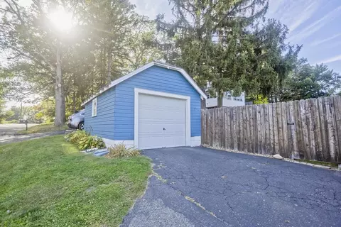 27 Goodwin St, Springfield, MA 01151 photo 32