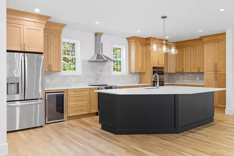 Kitchen - 8 Hough Rd, Sutton, MA 01590 photo 2 of 4