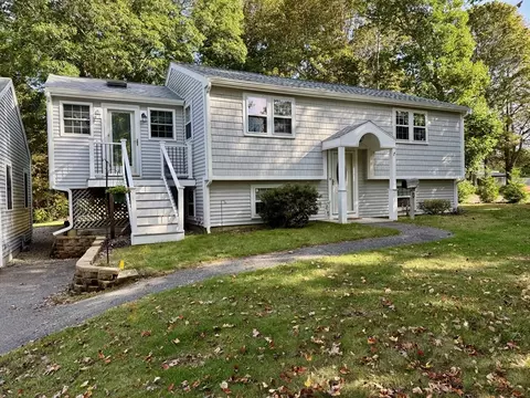 7 Chestnut St, Kingston, MA 02364