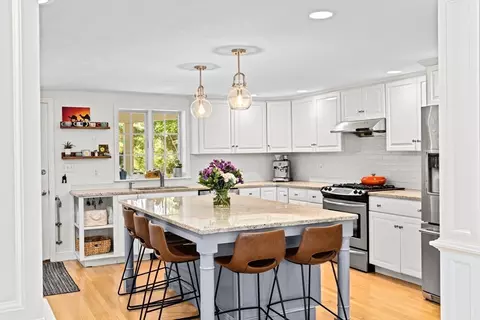 23 Mast Hill Rd, Hingham, MA 02043 photo 5