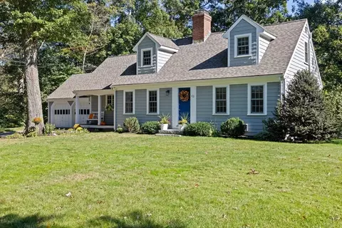 23 Mast Hill Rd, Hingham, MA 02043