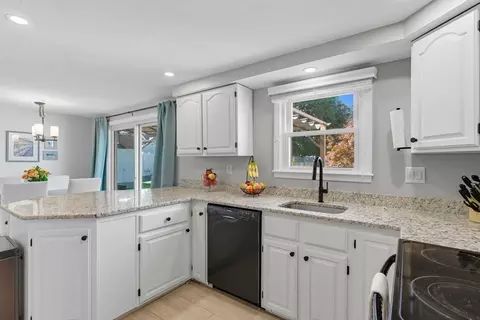 37 Evergreen Rd, Natick, MA 01760 photo 9