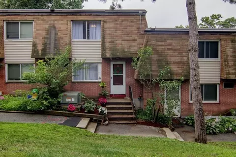 650 Robbins Ave #33, Dracut, MA 01826