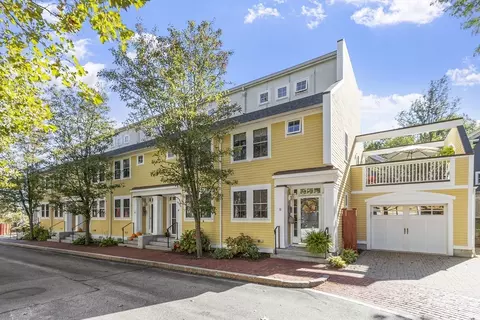 129 Merrimac St #16, Newburyport, MA 01950