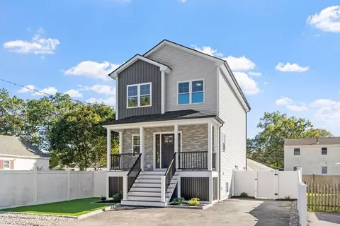 40 Nichols St, Tewksbury, MA 01876
