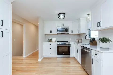 2 Oceanview Ave, Saugus, MA 01906 photo 7