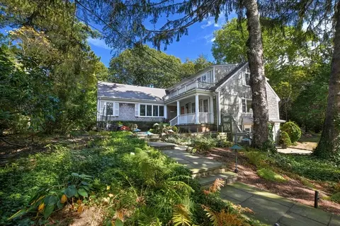 116 Saconesset Rd, Falmouth, MA 02540
