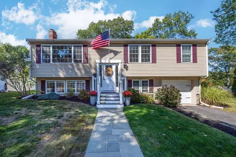 13 Palmer Rd, Beverly, MA 01915