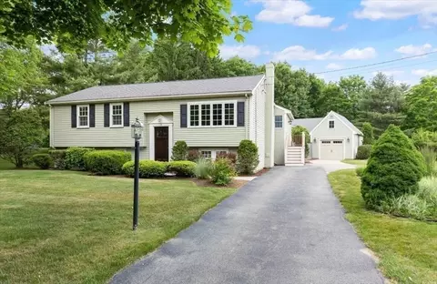 Exterior - 72 Scotland St, Hingham, MA 02043 photo 2 of 7