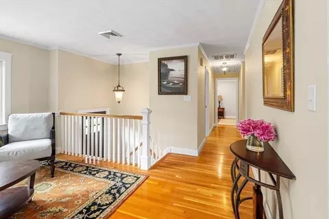 Entry Way - 72 Scotland St, Hingham, MA 02043 photo 2 of 3