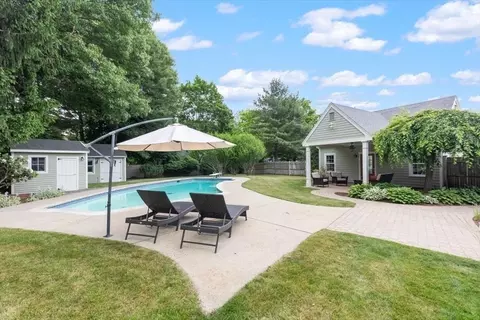 72 Scotland St, Hingham, MA 02043