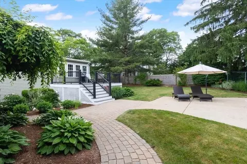 Exterior - 72 Scotland St, Hingham, MA 02043 photo 1 of 7