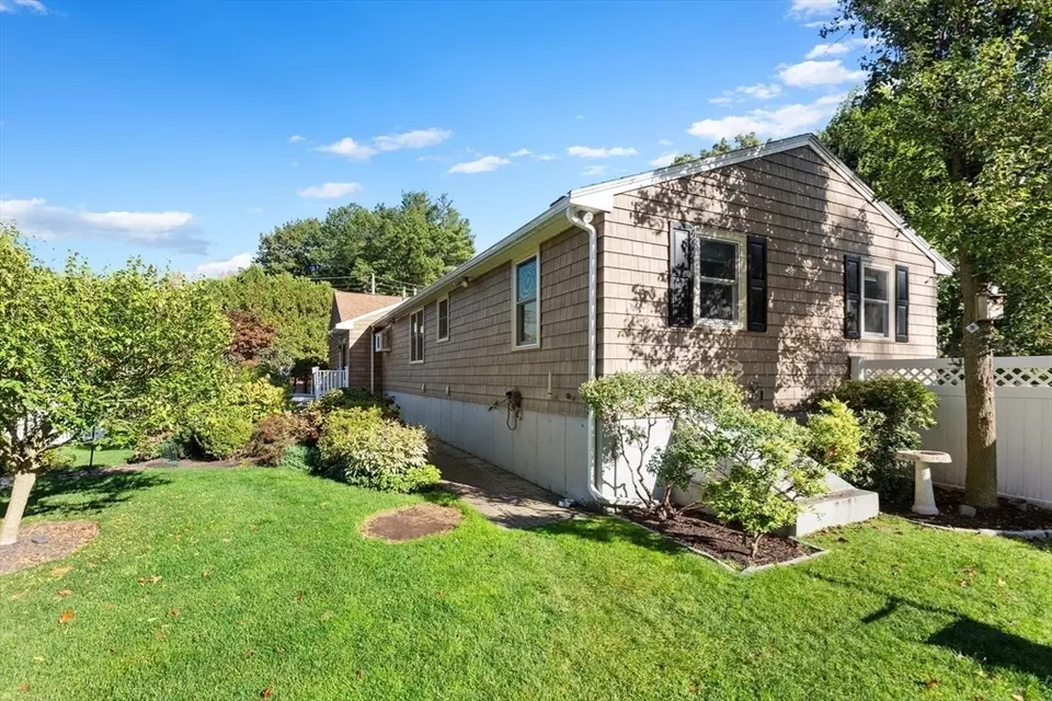 Exterior - 1 Maddabon Pl, Peabody, MA 01960 photo 11 of 11