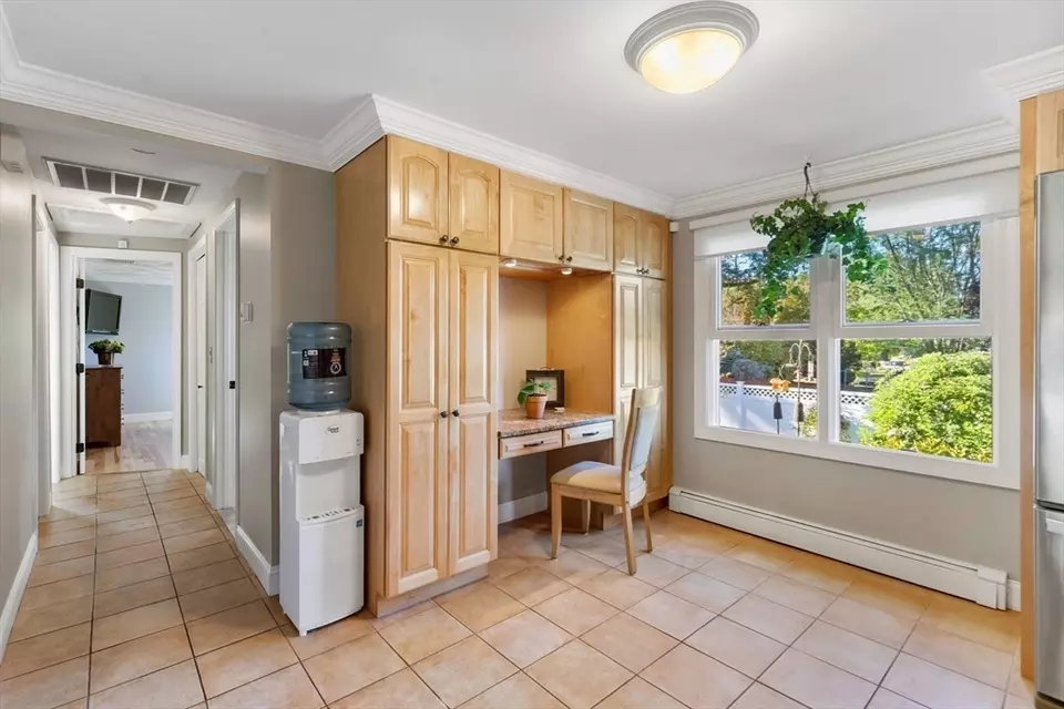 Entry Way - 1 Maddabon Pl, Peabody, MA 01960 photo 2 of 4