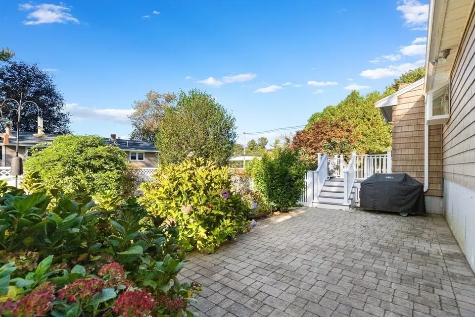 Exterior - 1 Maddabon Pl, Peabody, MA 01960 photo 5 of 11