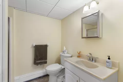 Bath - 1 Maddabon Pl, Peabody, MA 01960 photo 1 of 2